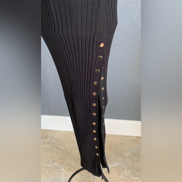 New long skirt with adjustable height slit - Picture 2 of 4